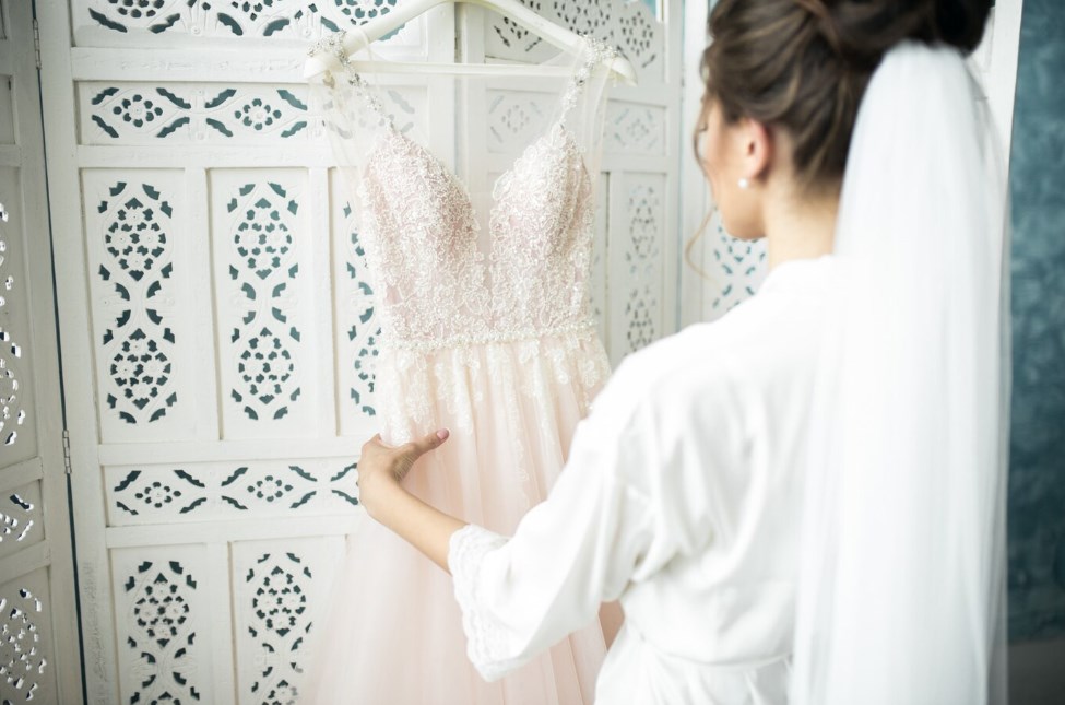 Steam Wedding Dress Top Tips for Pristine Bridal Attire